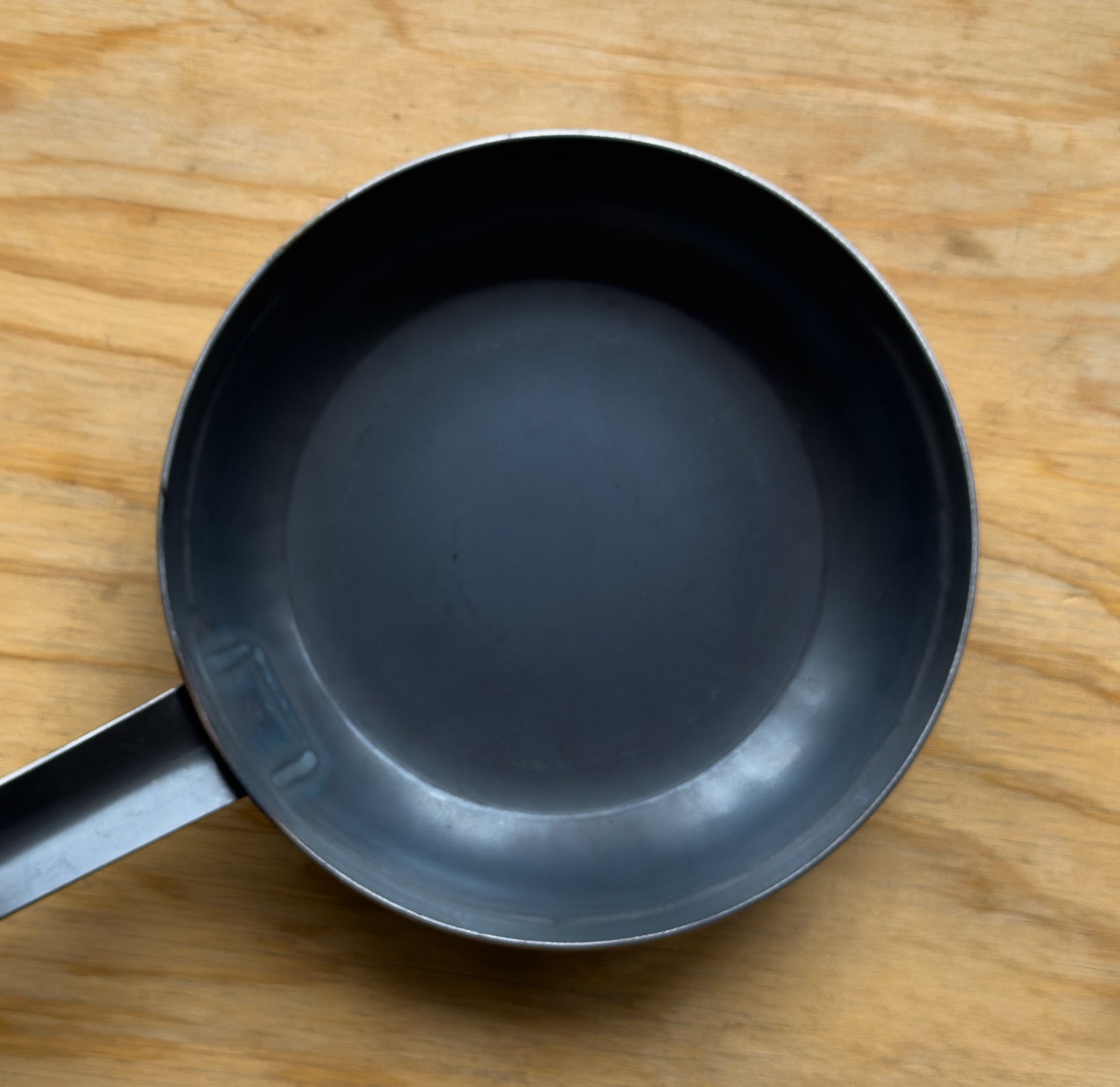 KAMA-ASA's Hammered Carbon steel Frying pan  7.8" 20cm